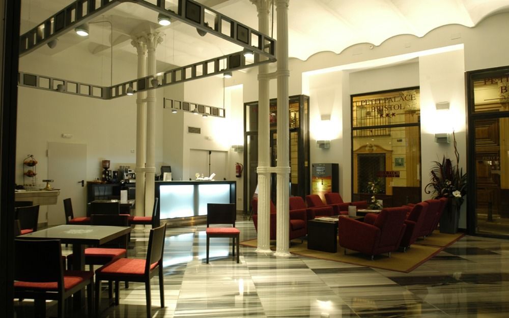 Petit Palace Plaza De La Reina Valencia Luaran gambar