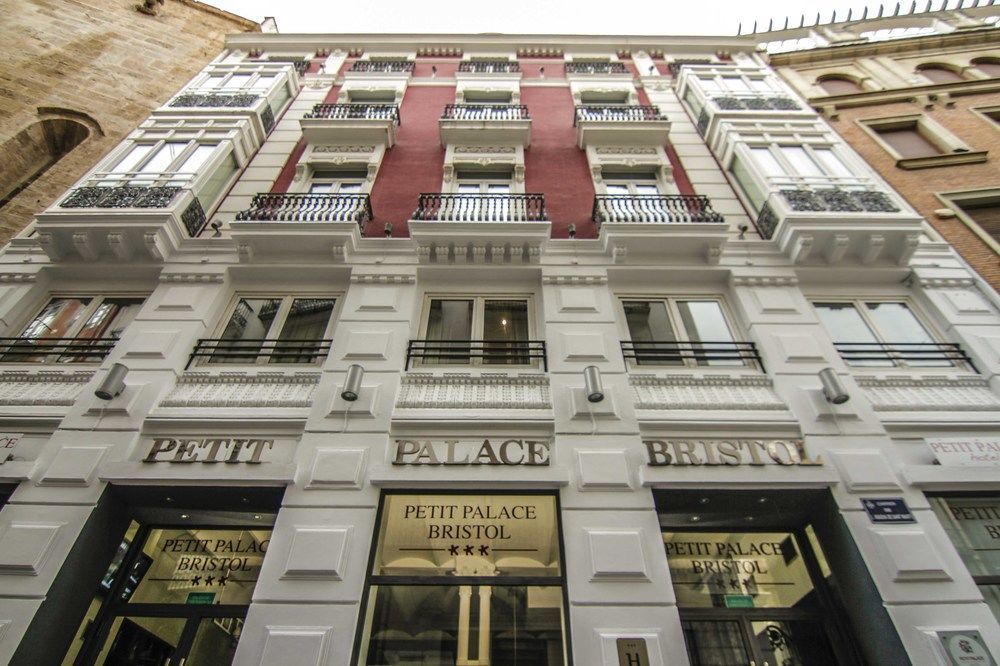 Petit Palace Plaza De La Reina Valencia Luaran gambar